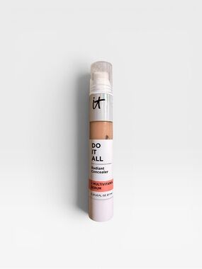 IT Cosmetics Do It All Radiant Concealer MEDIUM NEUTRAL 305 NWT